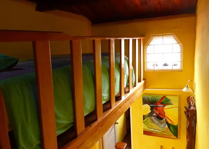 La Casa Amarilla