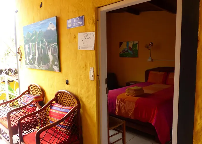La Casa Amarilla