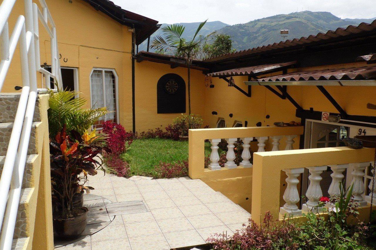 La Casa Amarilla Banos (Tungurahua)