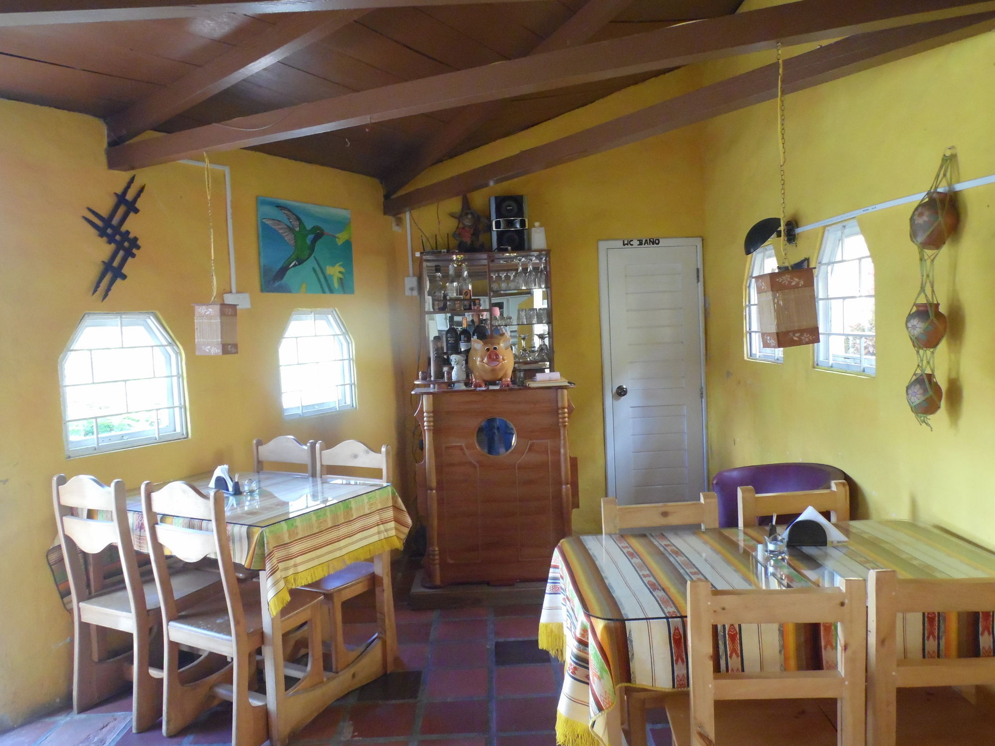 La Casa Amarilla 3*