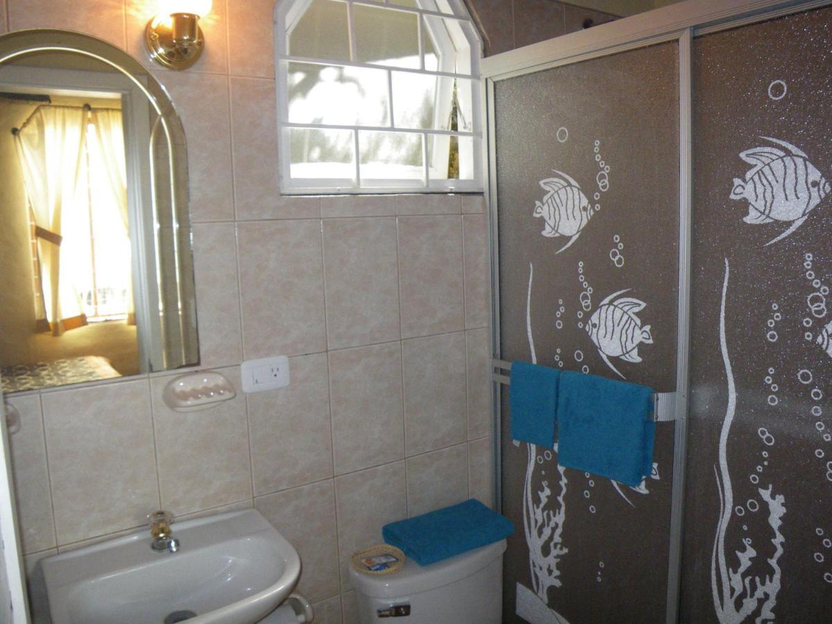 La Casa Amarilla 3*